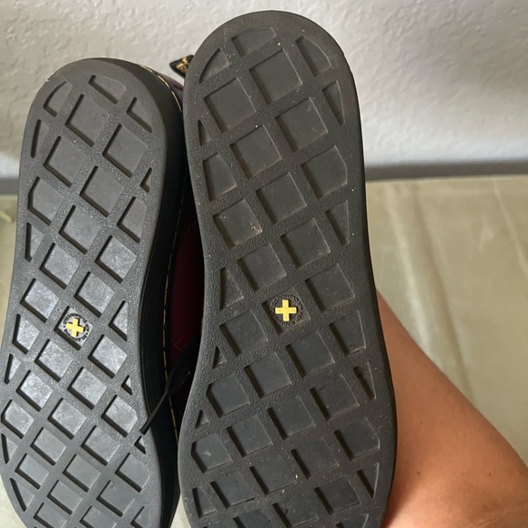 Women’s Dr. Martens - Picture 7 of 7